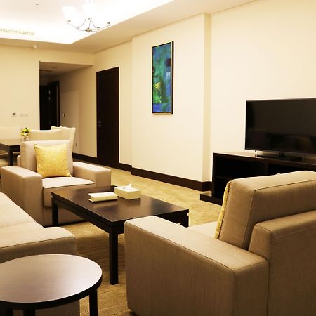 Al Bahar Hotel & Resort Fujairah Buitenkant foto Living room