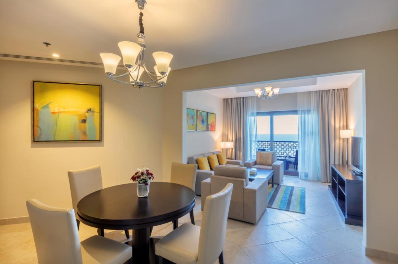 Al Bahar Hotel & Resort Fujairah Buitenkant foto A suite at the Jumeirah Beach Hotel