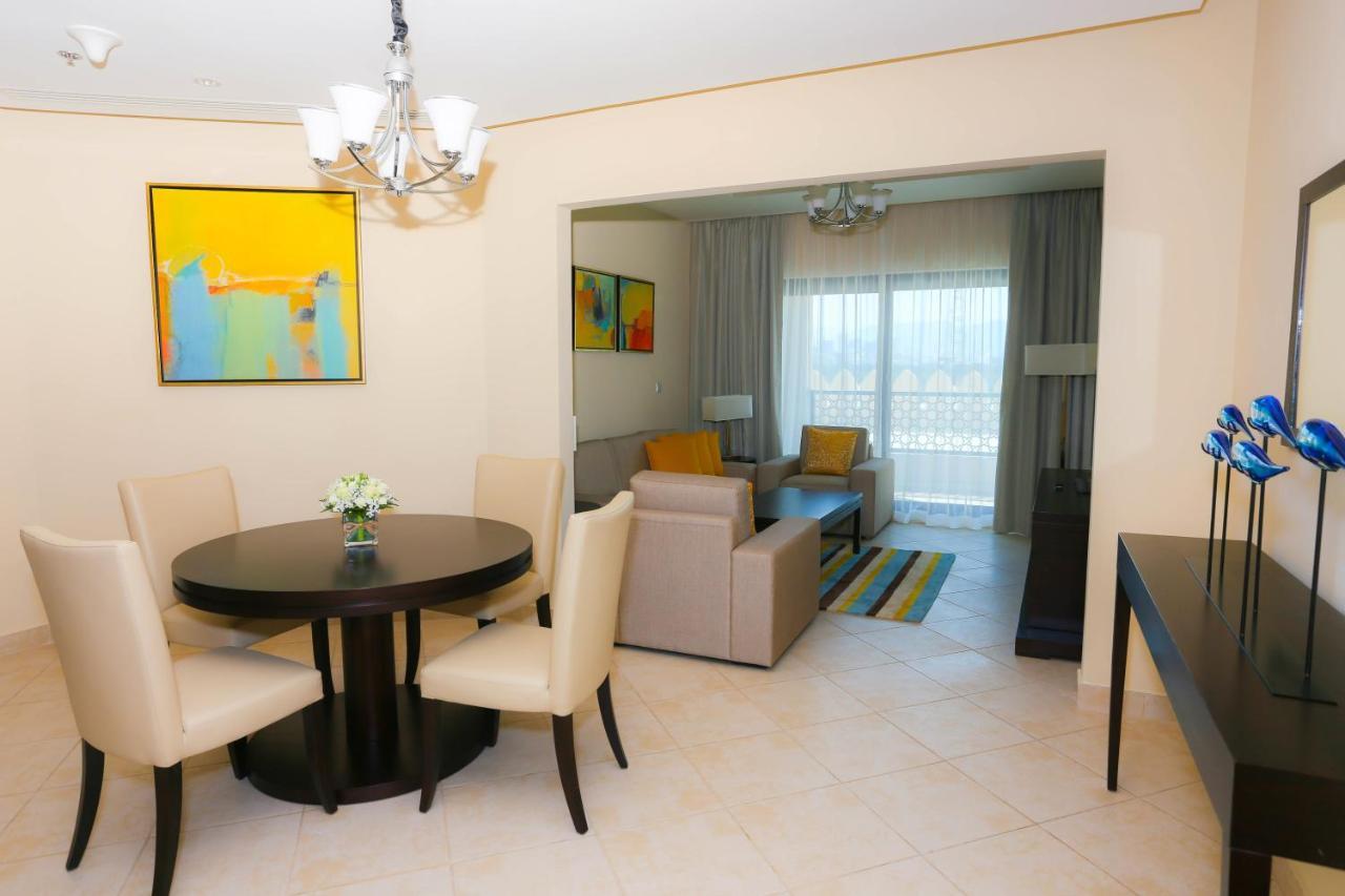 Al Bahar Hotel & Resort Fujairah Buitenkant foto A typical suite at the Atlantis Paradise Island