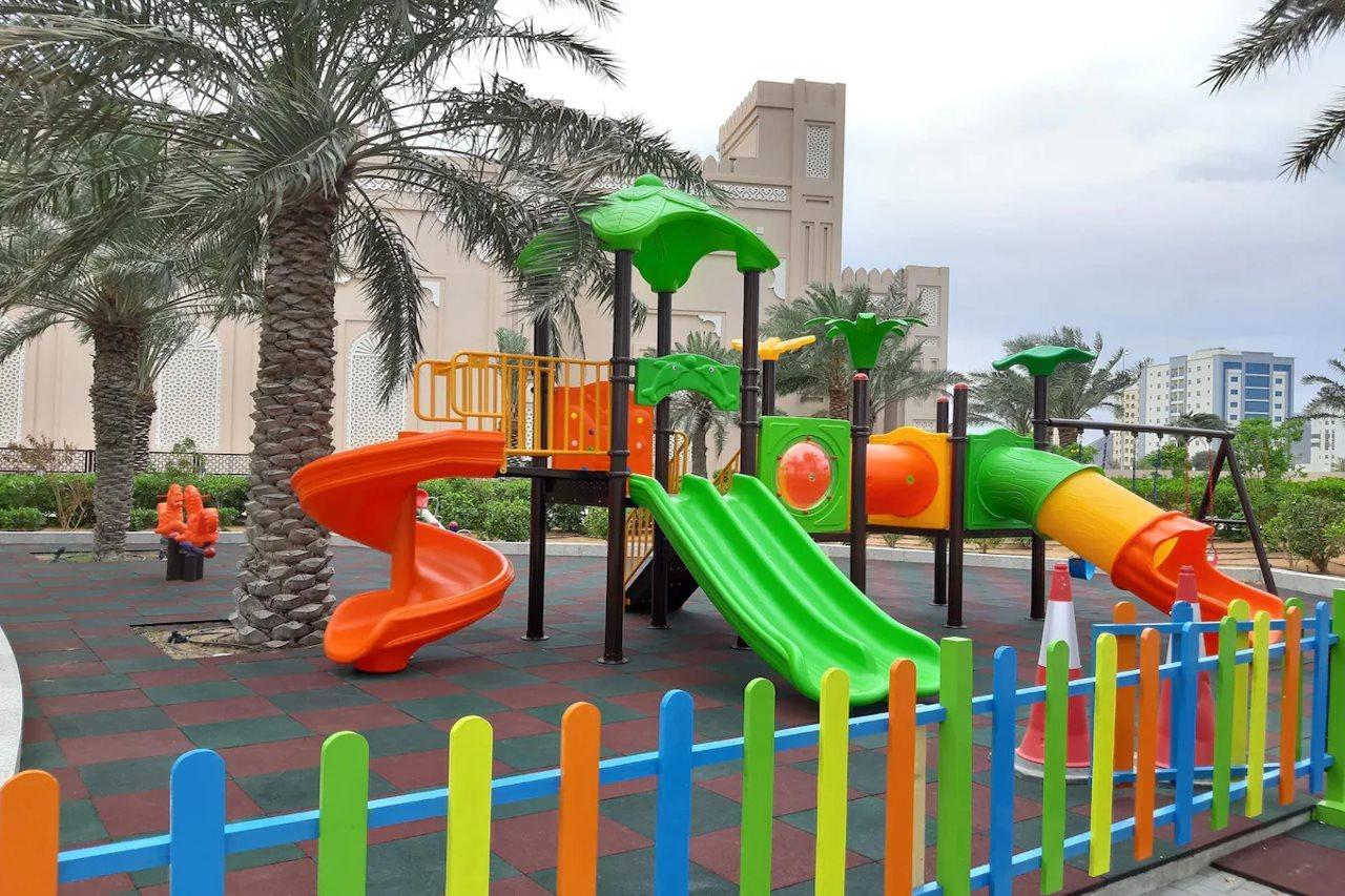 Al Bahar Hotel & Resort Fujairah Buitenkant foto Playground in Dubai
