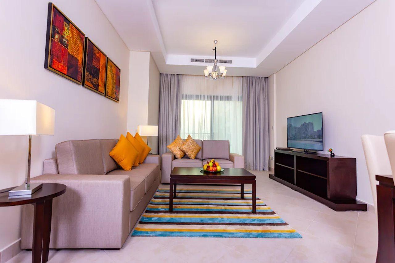 Al Bahar Hotel & Resort Fujairah Buitenkant foto Living room